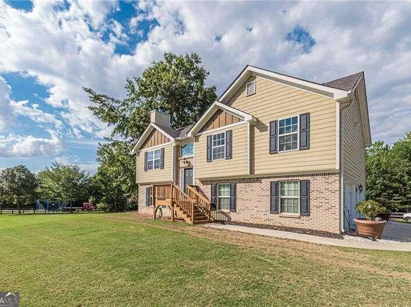 6942 Capitola Farm Rd, Flowery Branch, GA 30542