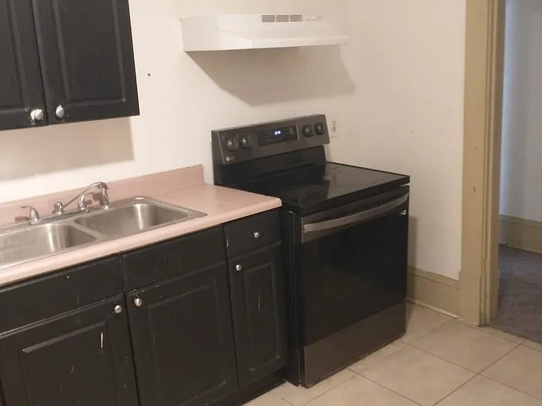642 Highland Ave SE #B — Photo 3