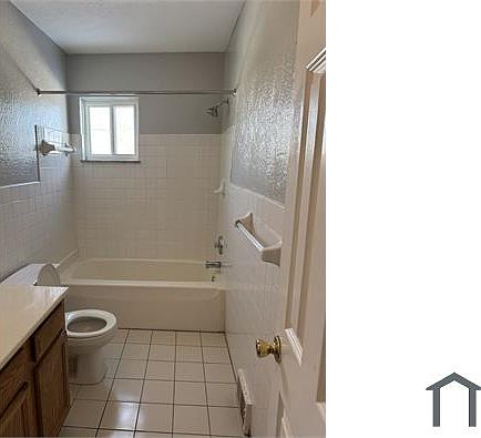 3rd image of 23930 Banbury Cir #9