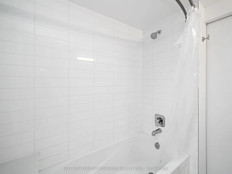158 Front St E #812 — Photo 18