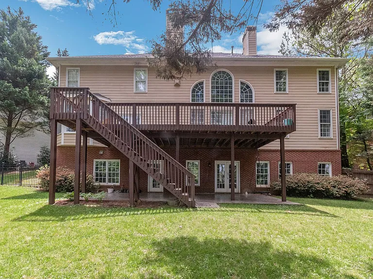 1450 Hillcrest Hts — Photo 8