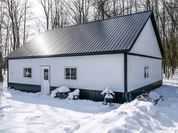 7561 Rockwood Rd, Windsor, OH 44099