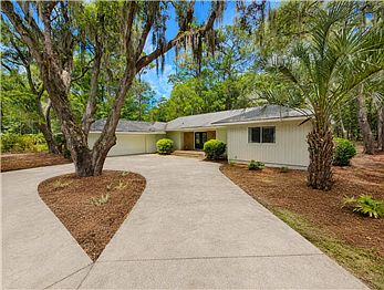 2nd image of 2 Abbott Ln