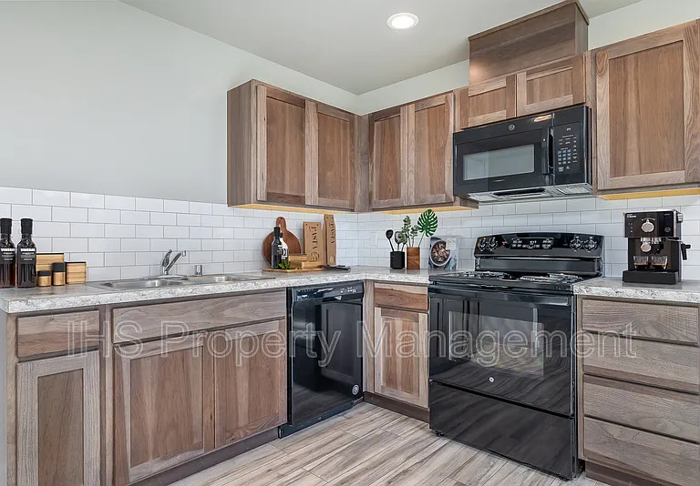 2405 Ronan St #B — Photo 5