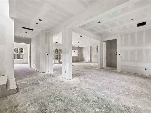 3rd image of 1335 Gardenia Dr