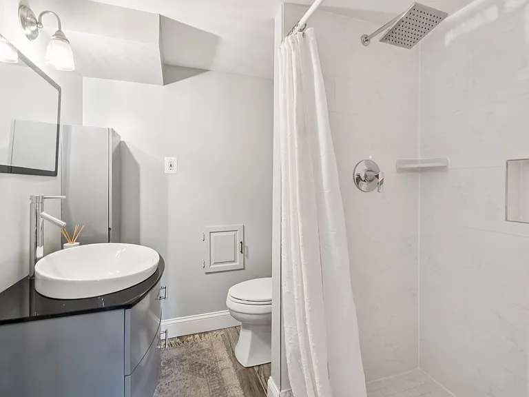 7412 Farnum St — Photo 15