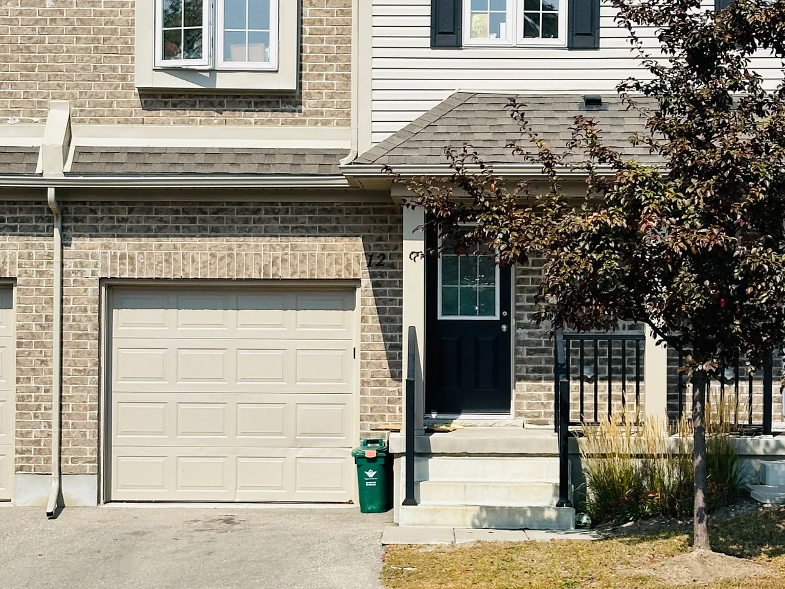 4 bed, $2,490 — Photo 2