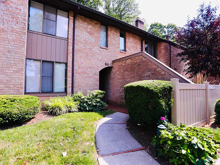 133 Woodgate Ln #23 — Photo 1