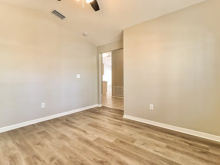3304 Pin Oak Ln — Photo 3