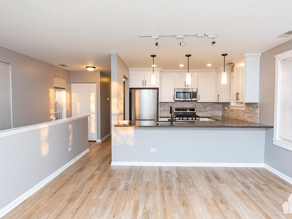 1st image of 1473 N Larrabee St #B