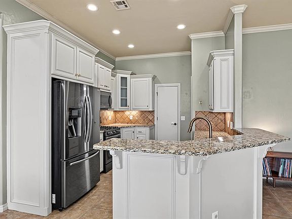 3rd image of 16387 SW 23rd St