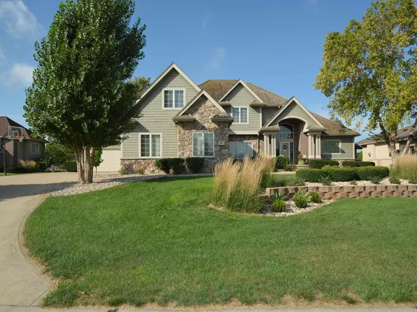 699 Cherry Hills Ln, Dakota Dunes, SD 57049