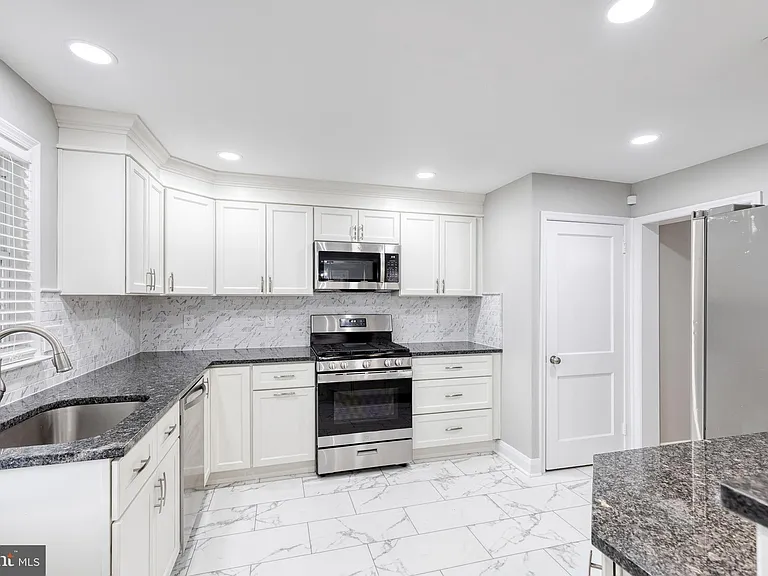 1517 Dellsway Rd — Photo 12