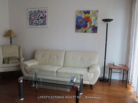 5th image of 1121 Bay St #1608