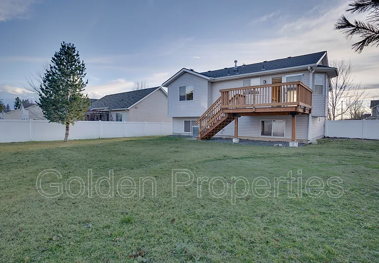 7488 N Courcelles Pkwy — Photo 18