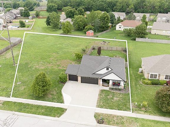 3rd image of 16809 Sheehan Rd