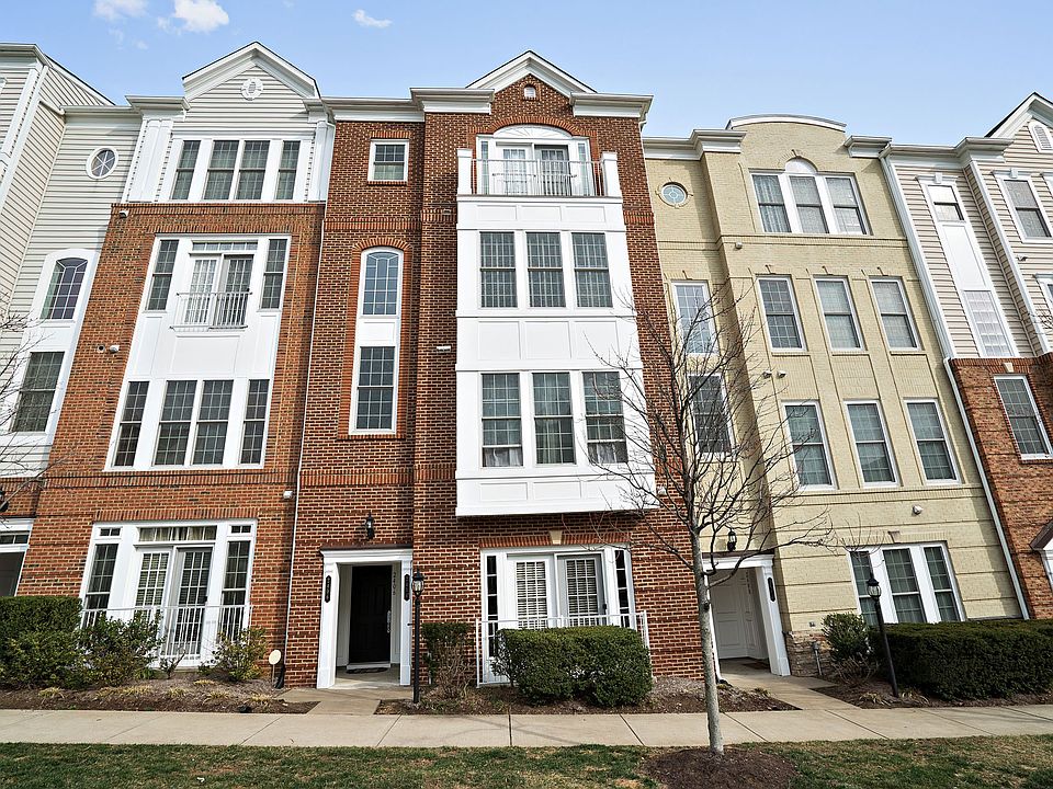 1st image of 2404 Brookmoor Ln