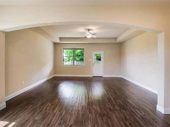 5th image of 107 Westwood Ct
