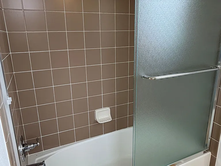 3rd Floor - South Bathroom