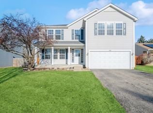 581 Indian Trail Rd, Antioch, IL 60002