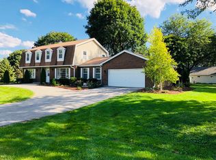 10S450 Windjammer Ln, Naperville, IL 60564