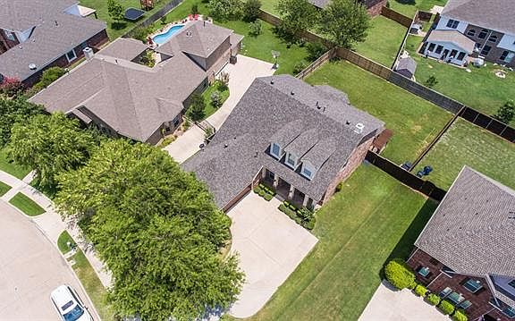 3rd image of 267 Love Bird Ln