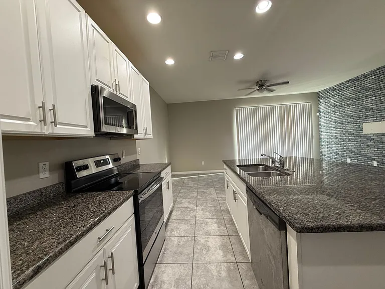 7212 Grand Elm Dr — Photo 5