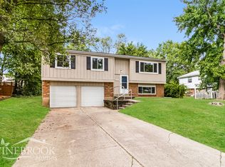 2724 Grosvenor Dr, Cincinnati, OH 45251