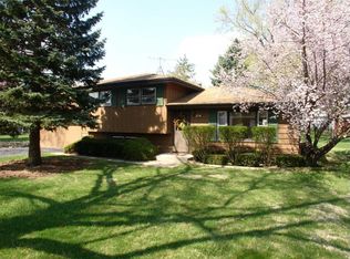 206 Holly Ave, Darien, IL 60561