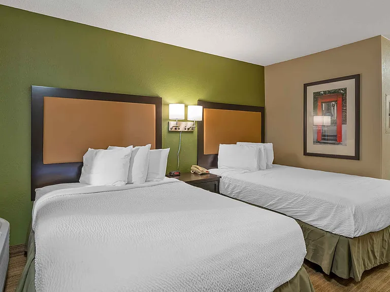 Studio Suite - 2 Full Beds