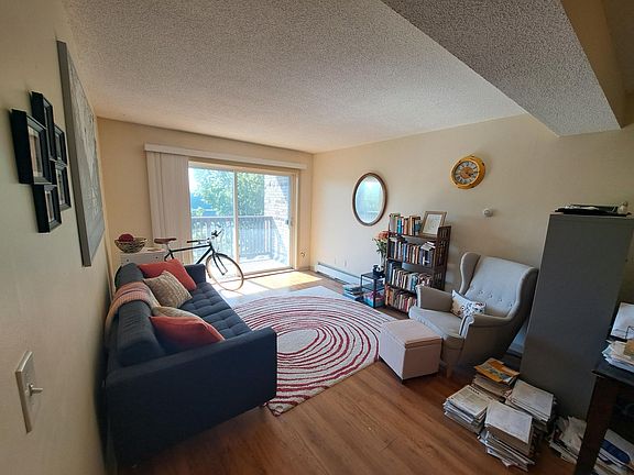 2nd image of 1501 Portland Ave #304