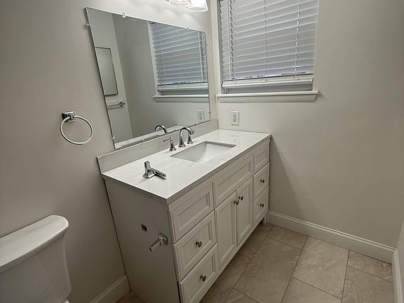 3rd image of 42 Driftwood Ct