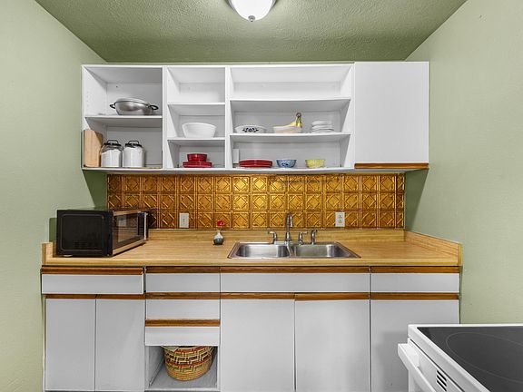2nd image of 11-3324 Mokuna St