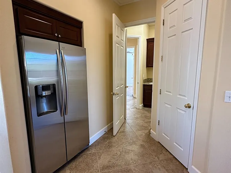 768 Quincy Ave — Photo 16