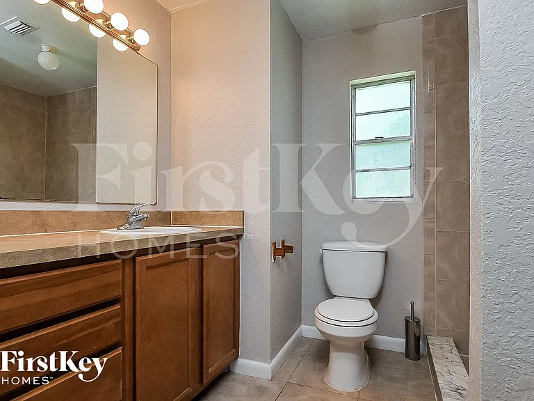 1715 Lake Shipp Dr N — Photo 13