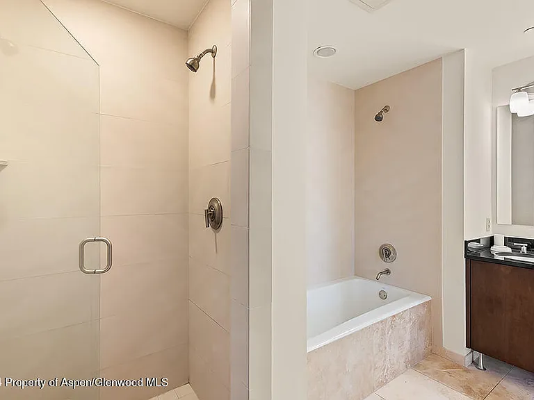 361 Robinson St #326 — Photo 16