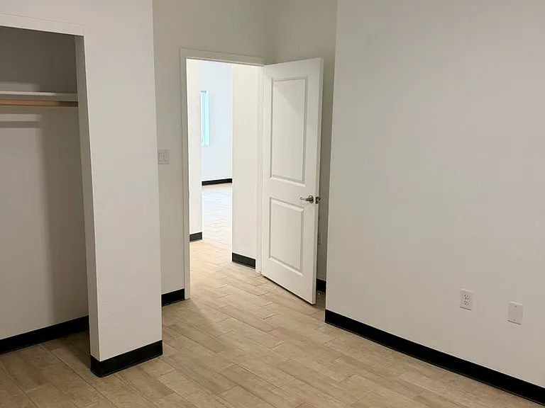 1134 S Palm Ave — Photo 31