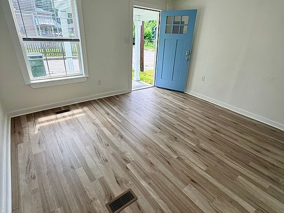 3rd image of 531 Smith St #Z4