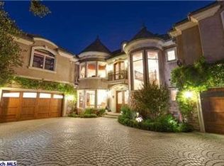 1531 Glen Oaks Blvd, Pasadena, CA 91105