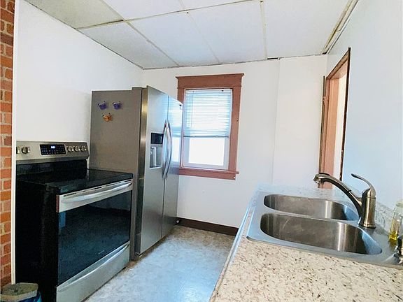 3rd image of 30 King St