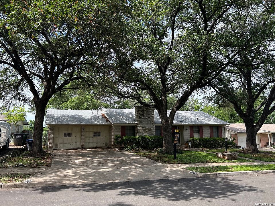 1st image of 3807 OAK TRL