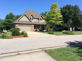 2553 SW Golf View Dr, Topeka, KS 66614