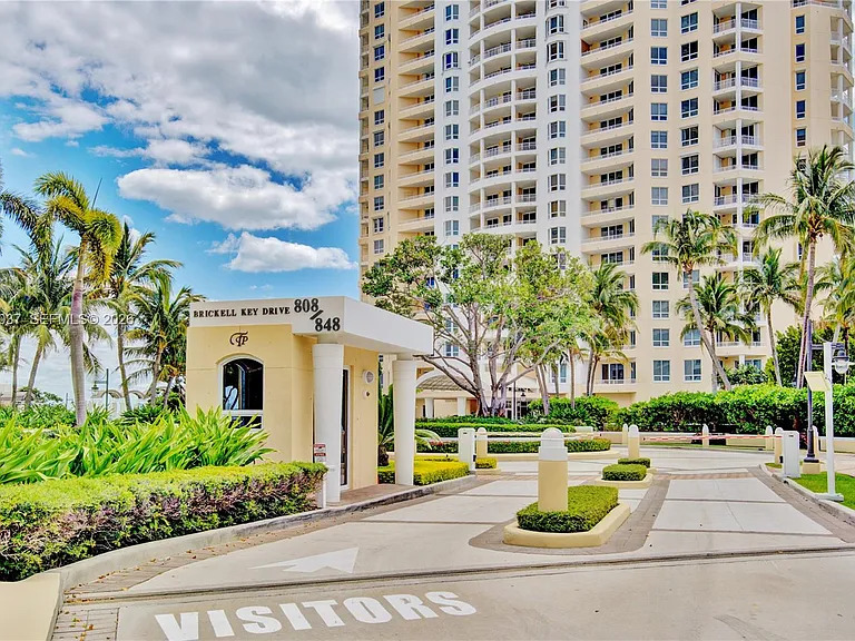 808 Brickell Key Dr #3002 — Photo 32