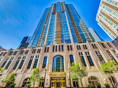 21 E Huron St APT 2603, Chicago, IL, 60611