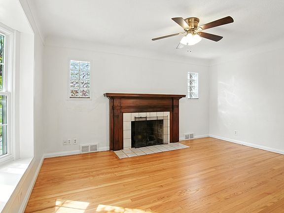 2nd image of 20943 Hunt Club Dr
