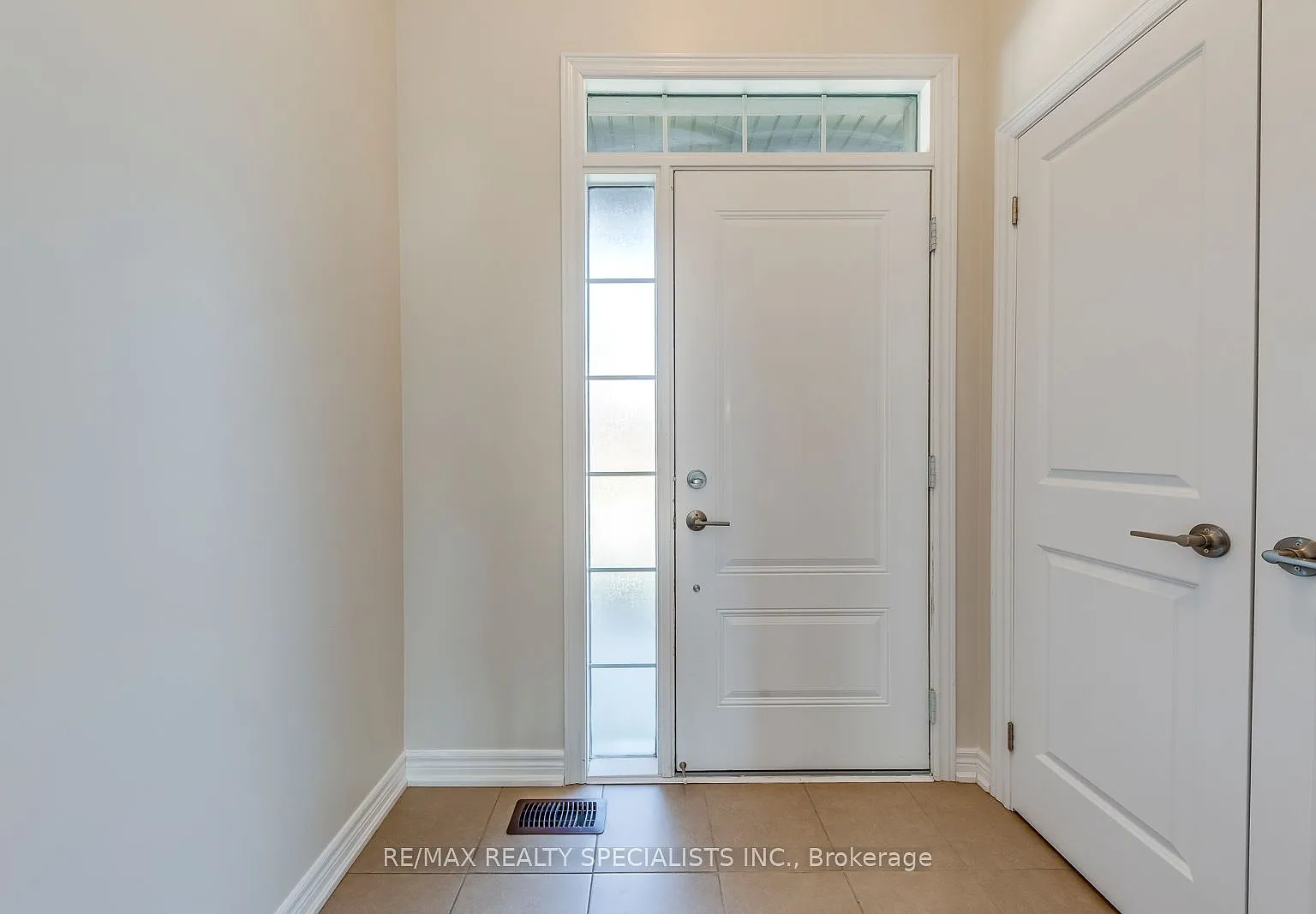 3 bed, $3,000 — Photo 4