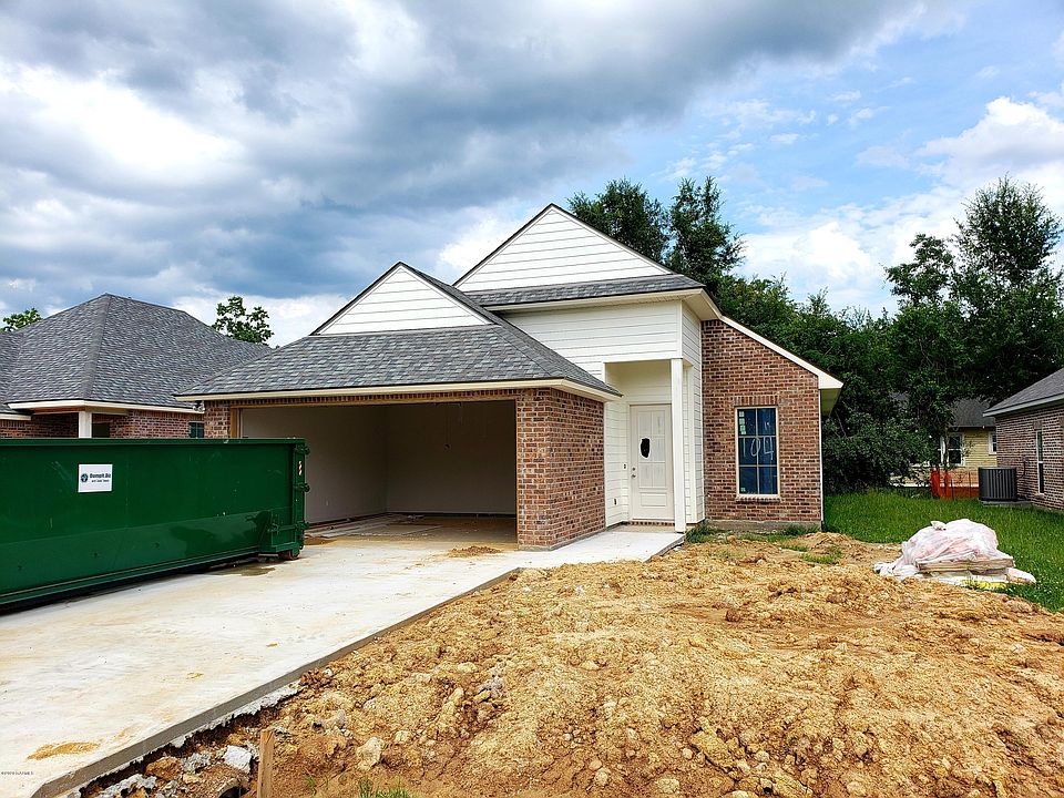 2nd image of 104 Zoie Dr