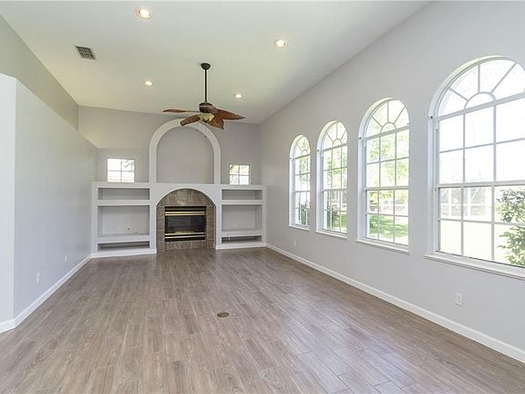 3rd image of 8751 Bristol Park Dr