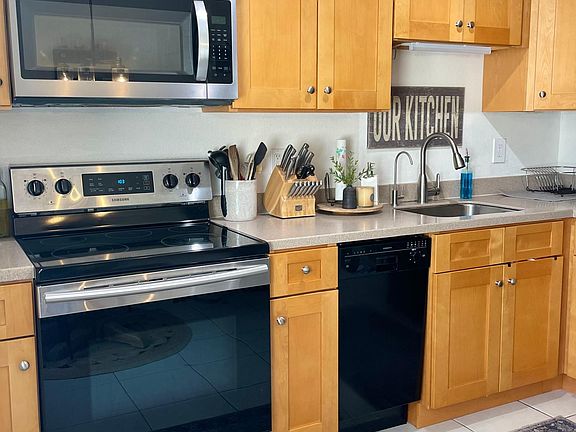 4th image of 708 Phyllis Ave