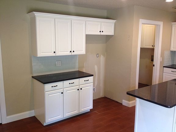 3rd image of 601 Owens Ave